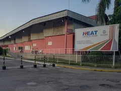 Acidente entre carro e moto deixa mulher ferida em São Gonçalo