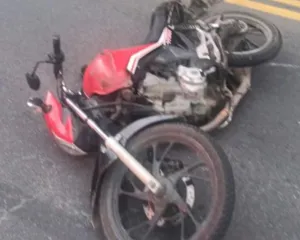 Imagem ilustrativa da imagem Acidente mata carona e deixa motociclista em estado grave