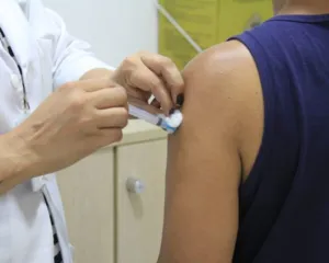 Imagem ilustrativa da imagem Ao contrário de Niterói e Rio, São Gonçalo tem vacina contra covid