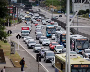Imagem ilustrativa da imagem BR-101 tem engarrafamento quilométrico, no sentido Rio
