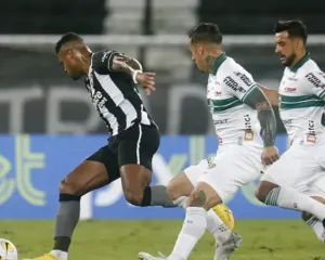 Imagem ilustrativa da imagem Botafogo visita o Coritiba tentando ressuscitar no Brasileirão