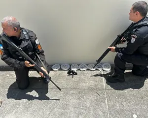 Imagem ilustrativa da imagem Cinco homens foram presos acusados de tráfico de drogas em Itaboraí