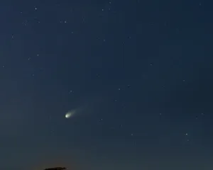 Imagem ilustrativa da imagem 'Cometa do Diabo' passa pelo Brasil neste domingo; saiba como ver