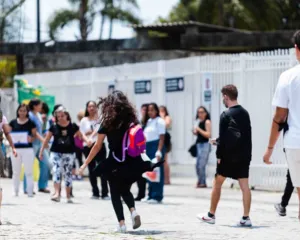 Imagem ilustrativa da imagem Curso online e gratuito tem 8 mil vagas para jovens no Rio