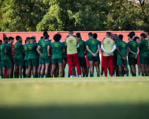 Imagem ilustrativa da imagem Fluminense afasta 4 jogadores por atos de indisciplina; saiba quais