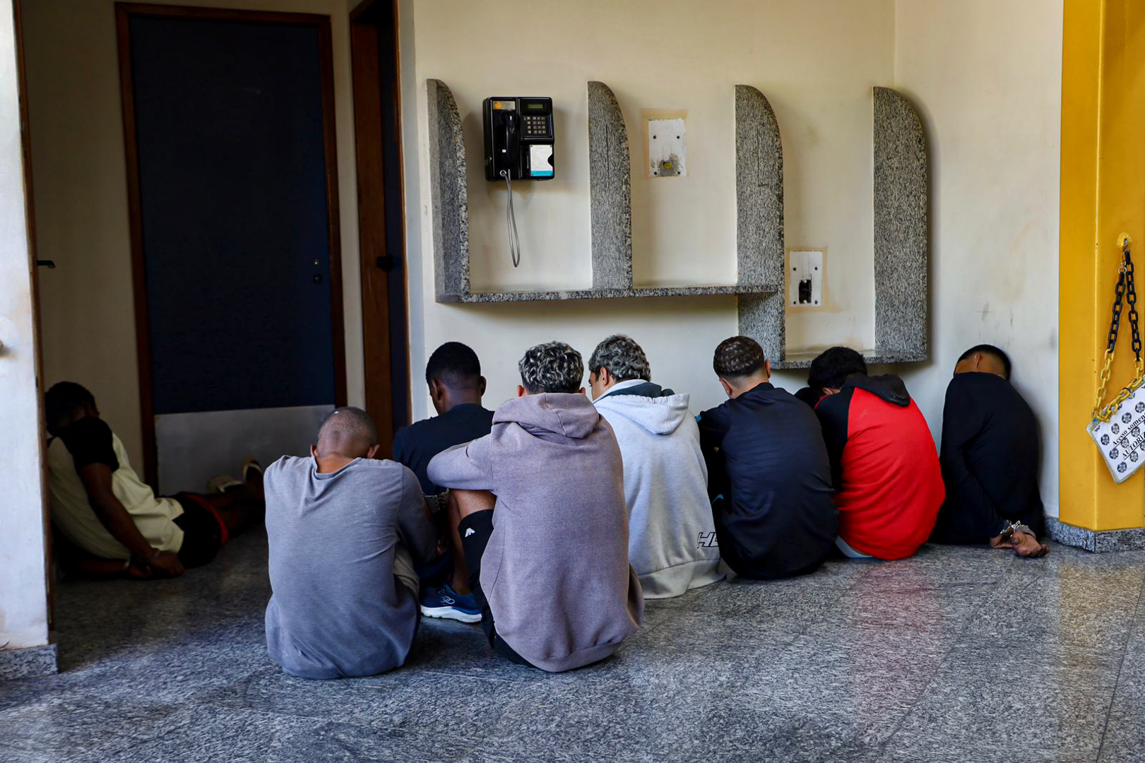 Imagem ilustrativa da imagem Manhã de tiros termina com oito presos na Zona Norte de Niterói