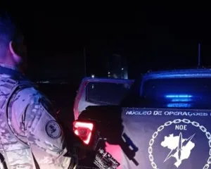 Imagem ilustrativa da imagem Miliciano é preso com carro roubado e armas em Seropédica