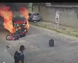 Imagem ilustrativa da imagem Motociclista atropelado por kombi em chamas abre vaquinha