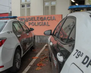 Imagem ilustrativa da imagem Motociclista em fuga da polícia quase causa acidente em Niterói