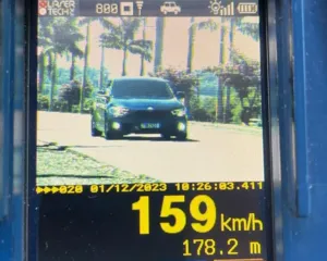 Imagem ilustrativa da imagem Motorista é flagrado dirigindo a 159 km/h na PR-488