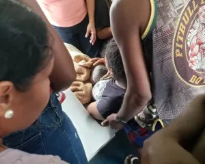 Imagem ilustrativa da imagem Mulher dá à luz um menino dentro de trem na Baixada Fluminense