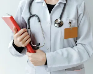 Imagem ilustrativa da imagem Niterói abre processo seletivo para contratar na área da Saúde