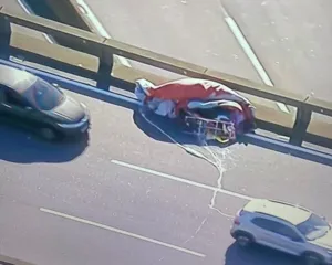 Imagem ilustrativa da imagem Queda de balão assusta motoristas na Ponte Rio-Niterói