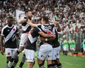 Imagem ilustrativa da imagem Vasco vence o Grêmio e estreia com o pé direito no Brasileirão