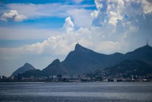 Imagem ilustrativa da imagem Chuva ou sol? Veja a previsão do tempo para o 'finde' no Rio