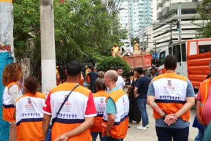 Imagem ilustrativa da imagem Acampamento de pessoas em situação de rua é desfeito em Niterói