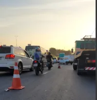 Imagem ilustrativa da imagem Acidente causa engarrafamento de 4 km na BR-101, em SG e Itaboraí