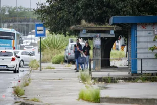 Imagem ilustrativa da imagem Trabalhadores são assaltados com hora marcada em São Gonçalo