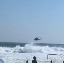 Imagem ilustrativa da imagem Banhistas são resgatados em dia de mar revolto em Niterói; vídeo