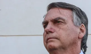 Imagem ilustrativa da imagem Bolsonaro é transferido de hospital para tratar doença; entenda