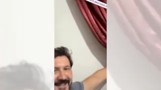 Imagem ilustrativa da imagem Cantor sertanejo debocha de hotel e é expulso; vídeo