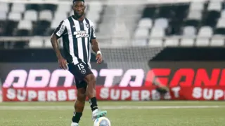 Imagem ilustrativa da imagem 'Confiante', diz técnico do Botafogo sobre duelo contra Juventude