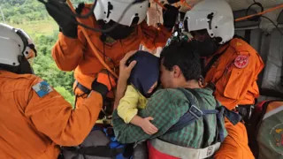 Imagem ilustrativa da imagem Corpo de Bombeiros do Rio já resgatou 50 pessoas em temporais no RS