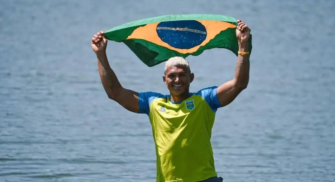 Imagem ilustrativa da imagem Divulgados os porta-bandeiras do Brasil na Olimpíada; veja quem são