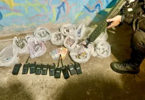 Imagem ilustrativa da imagem Dupla é presa em flagrante com drogas em comunidade de Niterói