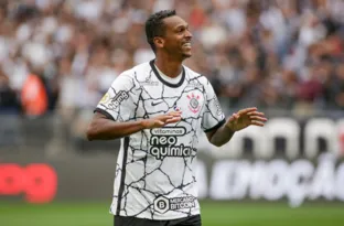 Imagem ilustrativa da imagem Ex-atacante do Corinthians é preso antes de entrar em campo