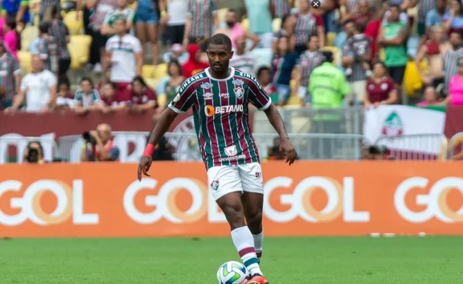 Imagem ilustrativa da imagem Fluminense inicia tratativas para renovar com Marlon