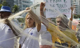 Imagem ilustrativa da imagem Manifestantes protestam contra PEC das Praias na orla do Rio