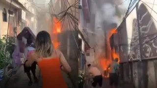 Imagem ilustrativa da imagem Moradores resgatam crianças durante incêndio em creche no Rio