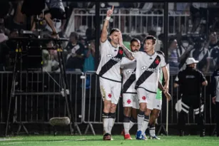 Imagem ilustrativa da imagem Na fuga do Z-4, Vasco recebe o Fortaleza em São Januário