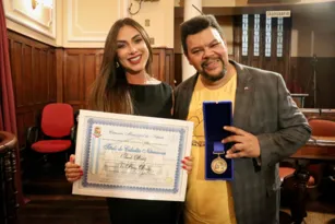 Imagem ilustrativa da imagem Nicole Bahls e Babu Santana são homenageados em Niterói