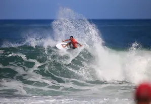 Imagem ilustrativa da imagem Nomes de peso do surf participam de campeonato mundial em Niterói