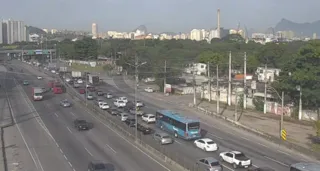 Imagem ilustrativa da imagem Paciência! Trânsito parado na Avenida do Contorno, em Niterói