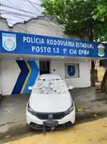 Imagem ilustrativa da imagem Passageira é presa com carga de droga em carro de app em Rio Bonito