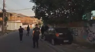 Imagem ilustrativa da imagem Polícia prende 10 em operação contra golpe do 'falso sequestro'