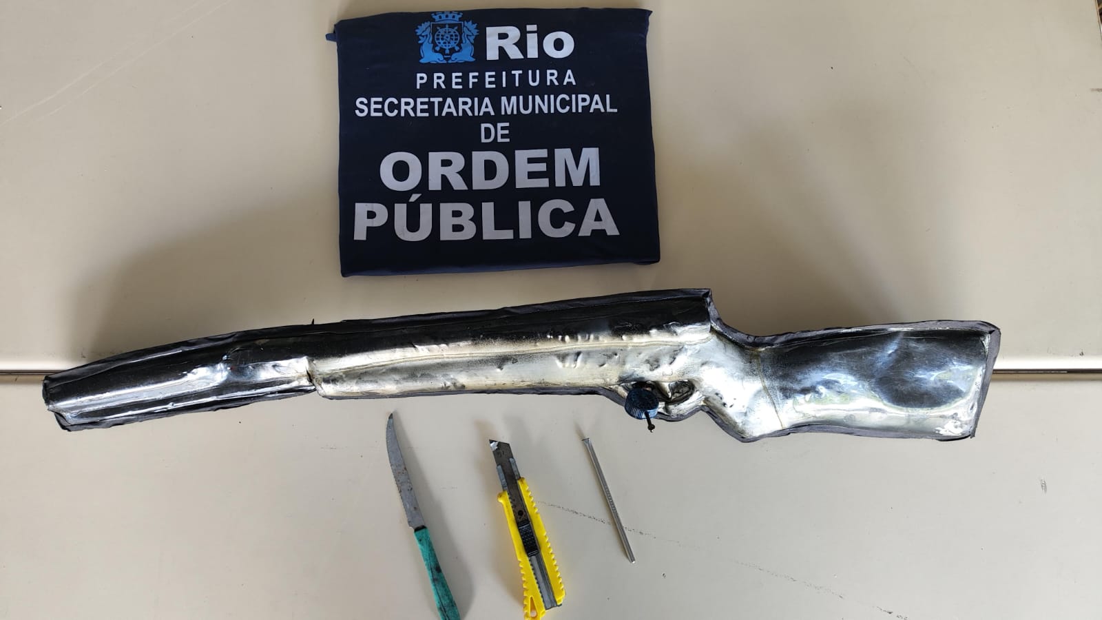 Imagem ilustrativa da imagem Réplica de arma é apreendida com morador de rua em operação, no Rio