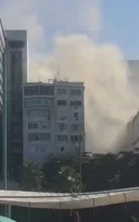 Imagem ilustrativa da imagem Restaurante em Copacabana pega fogo; fumaça pode ser vista de longe