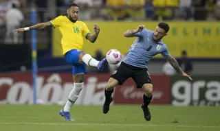 Imagem ilustrativa da imagem Tentando retomar vitórias, Brasil enfrenta Uruguai em Montevidéu