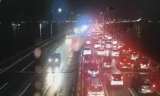 Imagem ilustrativa da imagem Trânsito parado na Ponte: motoristas levam mais de 1h para Niterói