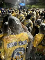 Imagem ilustrativa da imagem Unidos da Tijuca desafia a chuva no penúltimo ensaio de rua