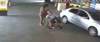 Imagem ilustrativa da imagem Vídeo mostra mulher chegando com idoso morto em banco
