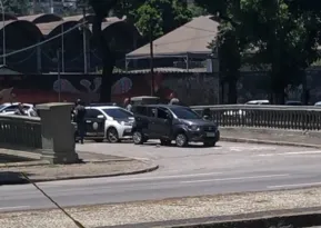 Imagem ilustrativa da imagem Vídeo: perseguição e tiroteio assusta pedestres no Centro do Rio