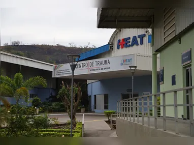 Jovem foi levado para o Hospital Estadual Alberto Torres (Heat), no Colubandê