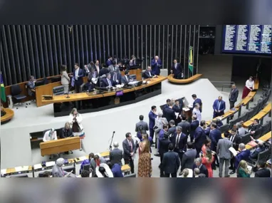 Manifestantes ocuparam o plenário da CCJ e interromperam o andamento da discussão