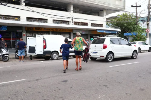 O sinal disponível fica a cerca de 240 metros da escola