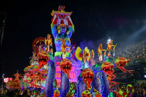 Unidos da Viradouro riscou o chão da Marquês da Sapucaí na noite da última segunda-feira (12)